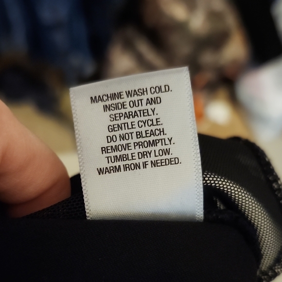 Roz & Ali Elegant Black Cropped Pants - Picture 5 of 5